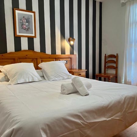 Hotel Eriste Luaran gambar