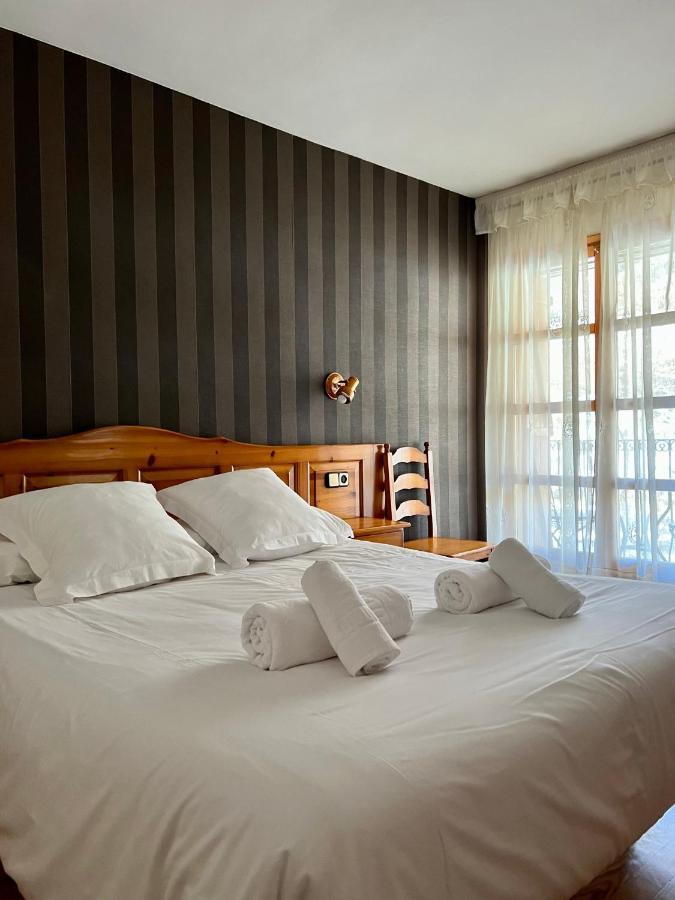 Hotel Eriste Luaran gambar
