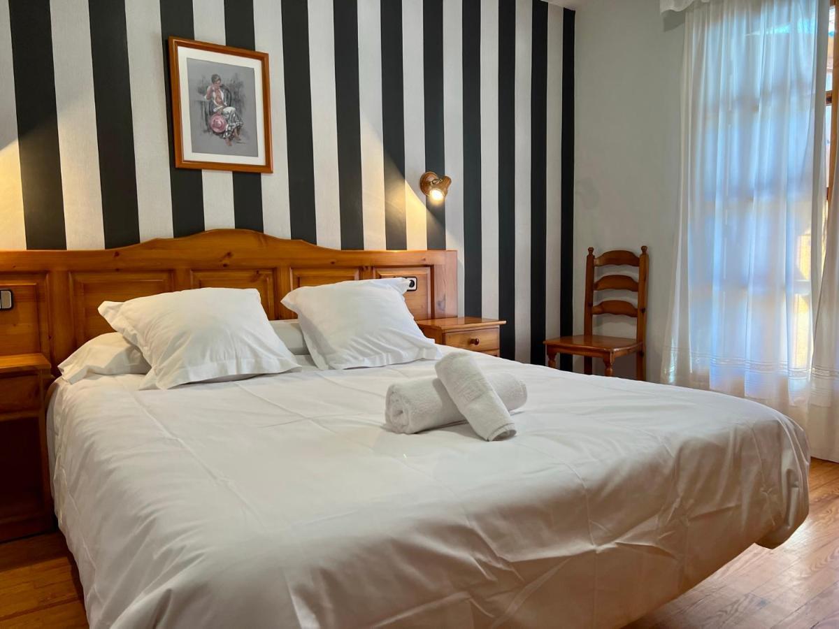 Hotel Eriste Luaran gambar